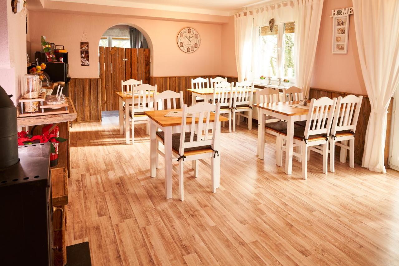 Haus Am Bach - Gemuetliche Pension Алерсхаузен Екстериор снимка