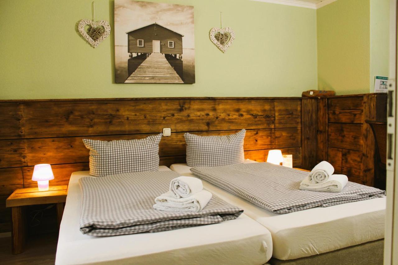 Haus Am Bach - Gemuetliche Pension Алерсхаузен Екстериор снимка