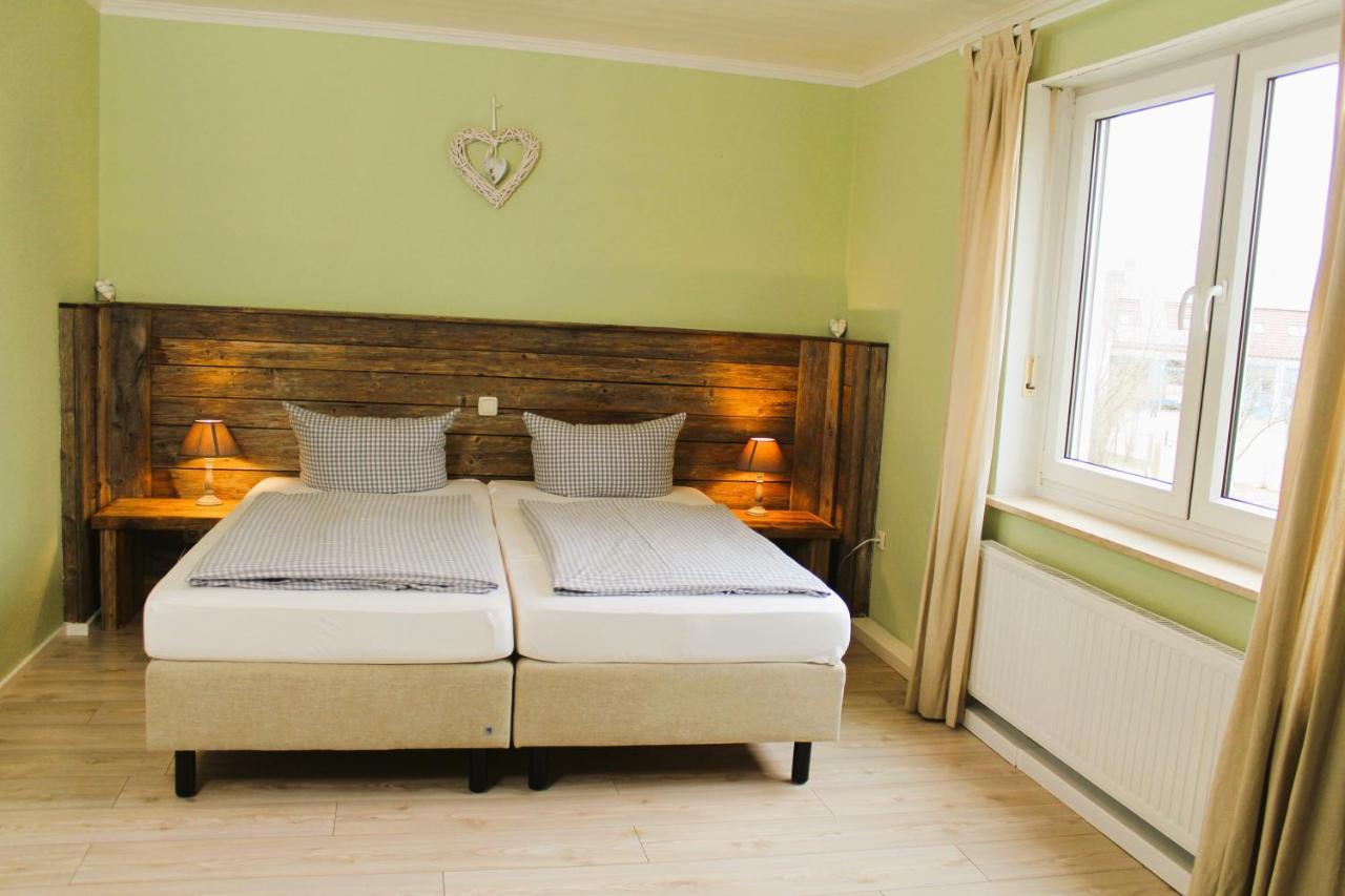 Haus Am Bach - Gemuetliche Pension Алерсхаузен Екстериор снимка