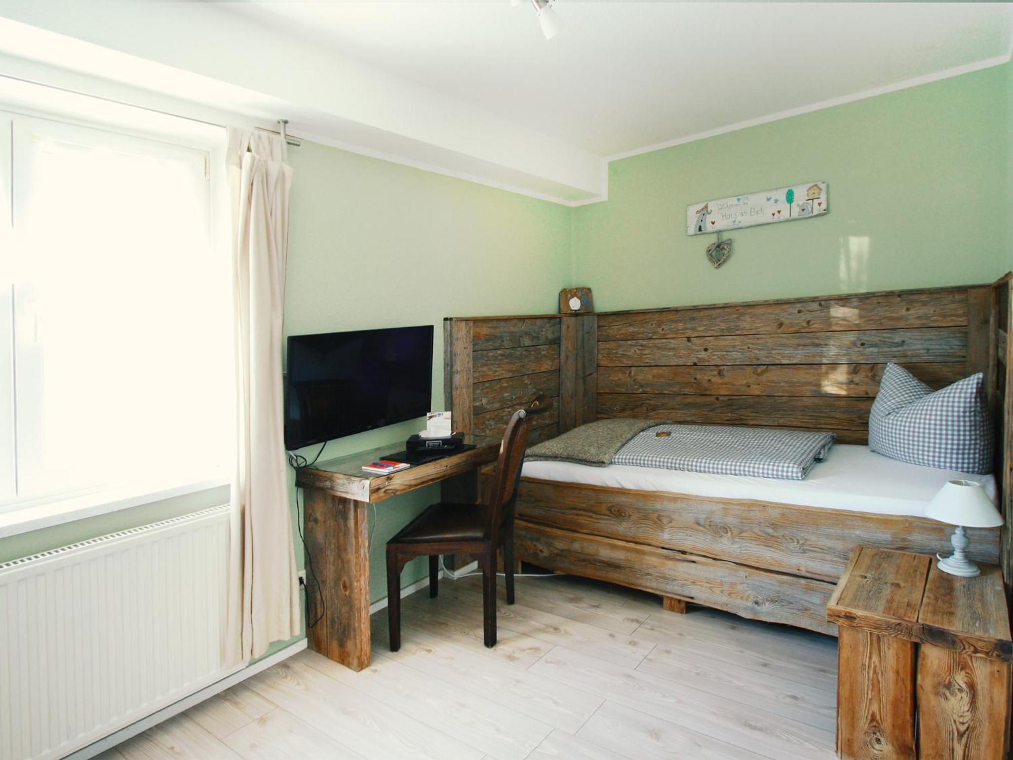 Haus Am Bach - Gemuetliche Pension Алерсхаузен Екстериор снимка