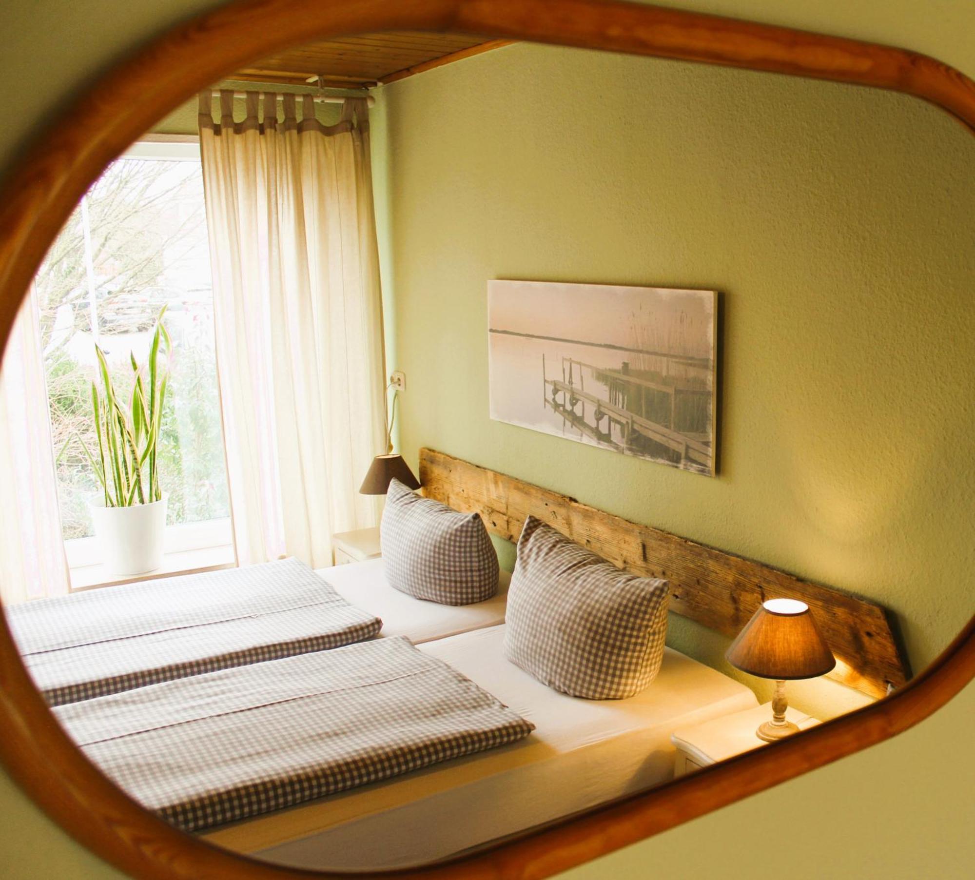 Haus Am Bach - Gemuetliche Pension Алерсхаузен Екстериор снимка