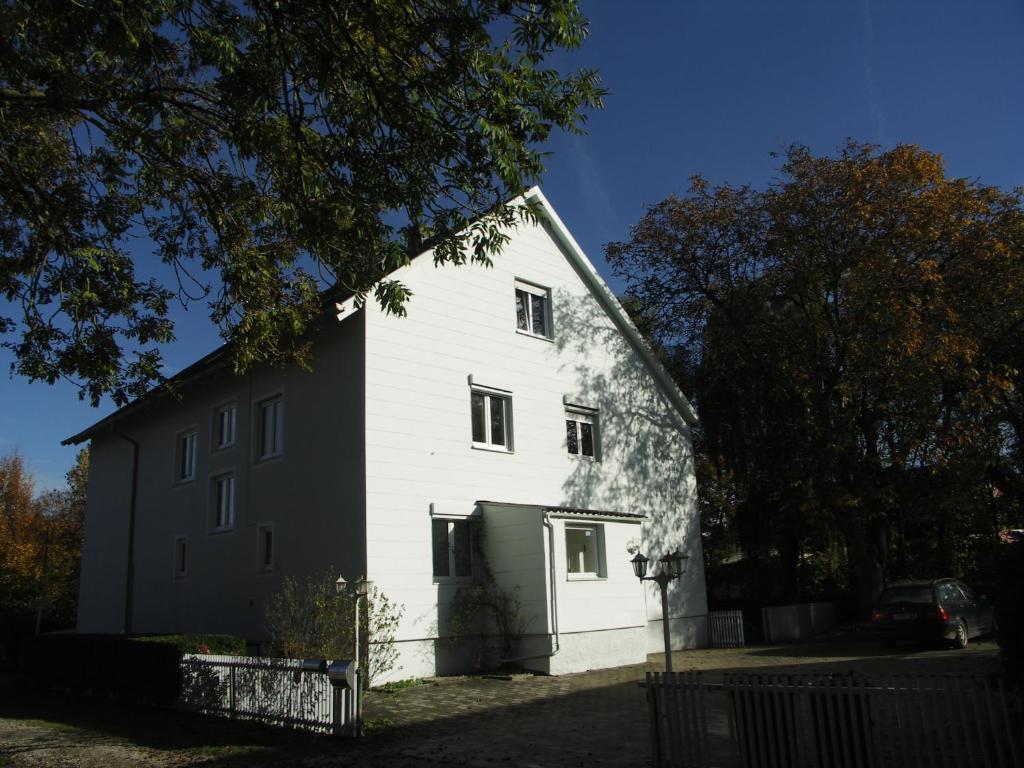 Haus Am Bach - Gemuetliche Pension Алерсхаузен Екстериор снимка